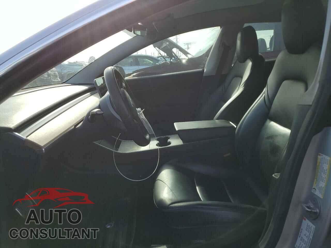 TESLA MODEL 3 2018 - 5YJ3E1EA8JF040321