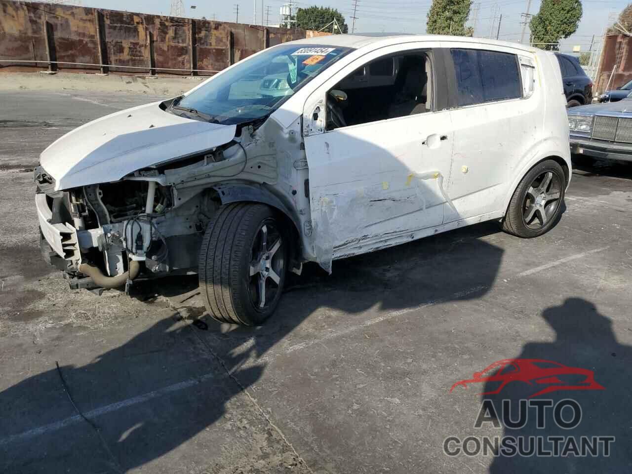 CHEVROLET SONIC 2014 - 1G1JH6SB3E4157674