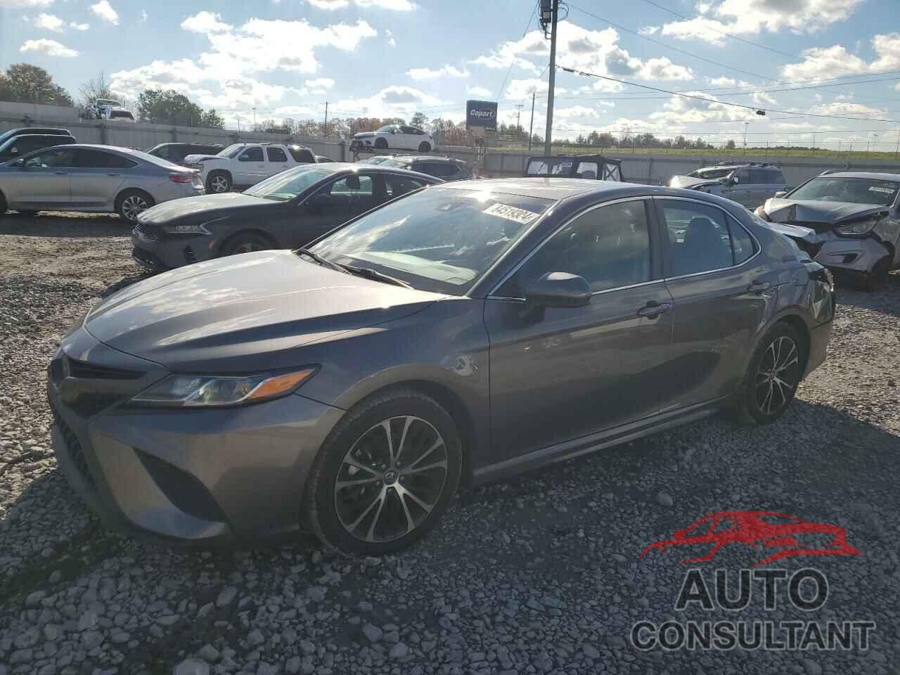 TOYOTA CAMRY 2018 - 4T1B11HK2JU044556