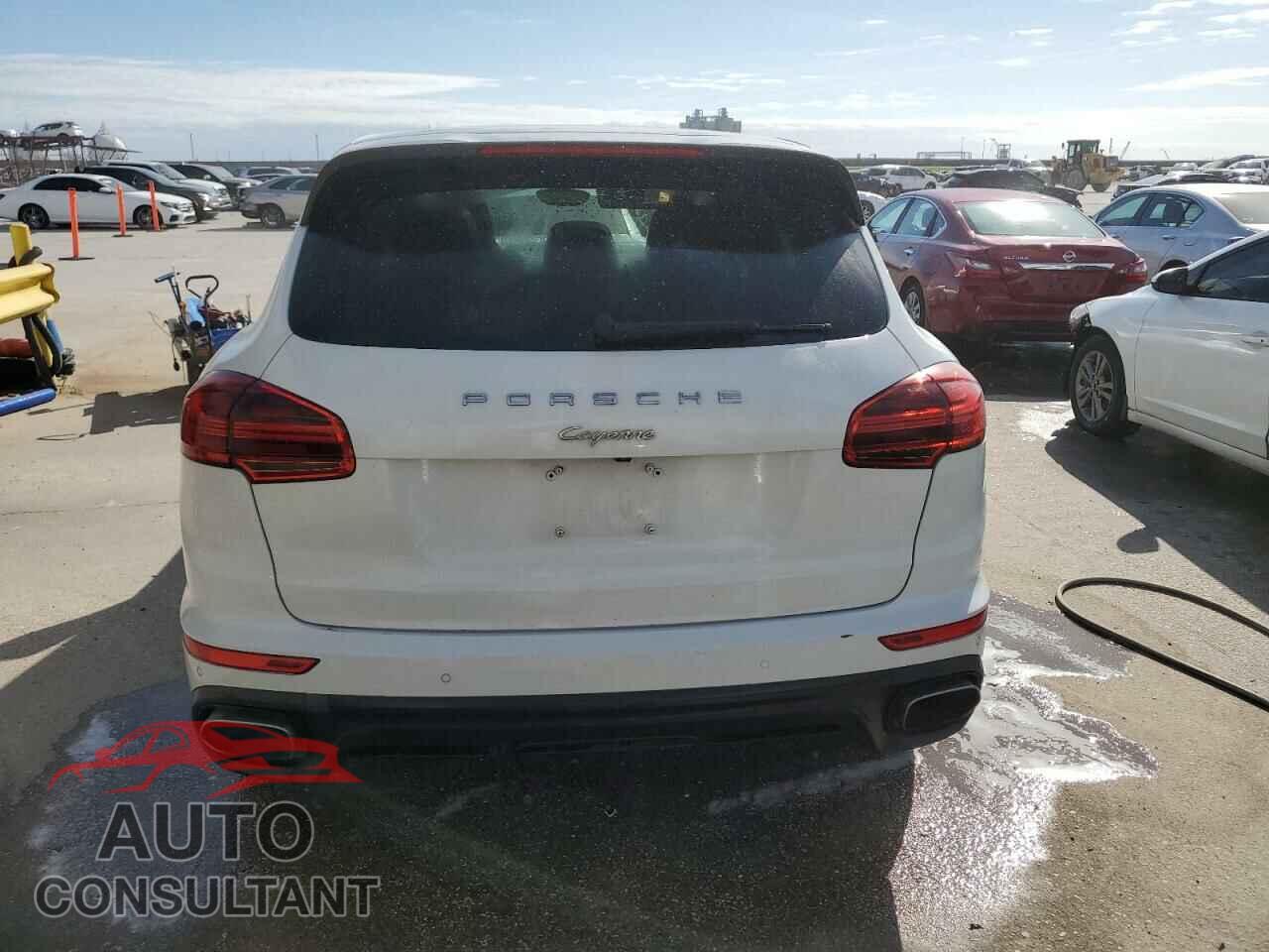 PORSCHE CAYENNE 2016 - WP1AA2A28GLA09453