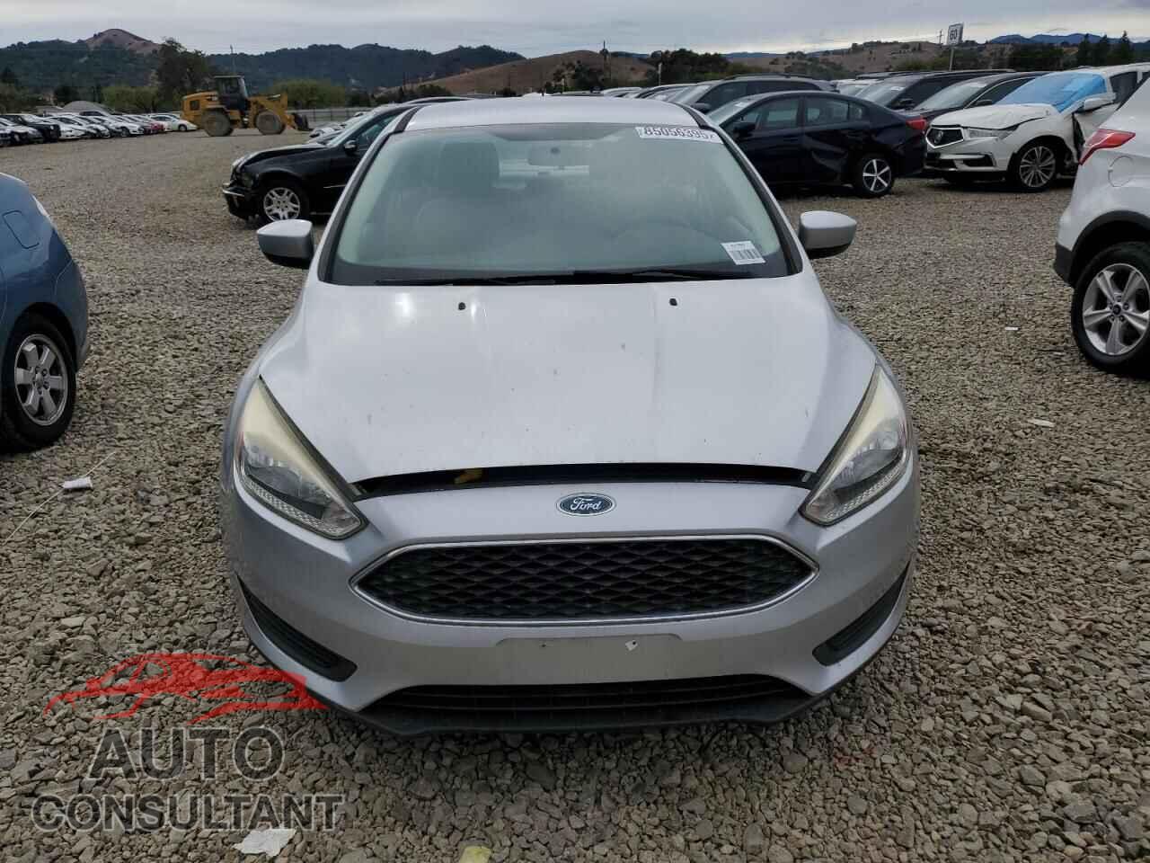 FORD FOCUS 2018 - 1FADP3FE1JL313582