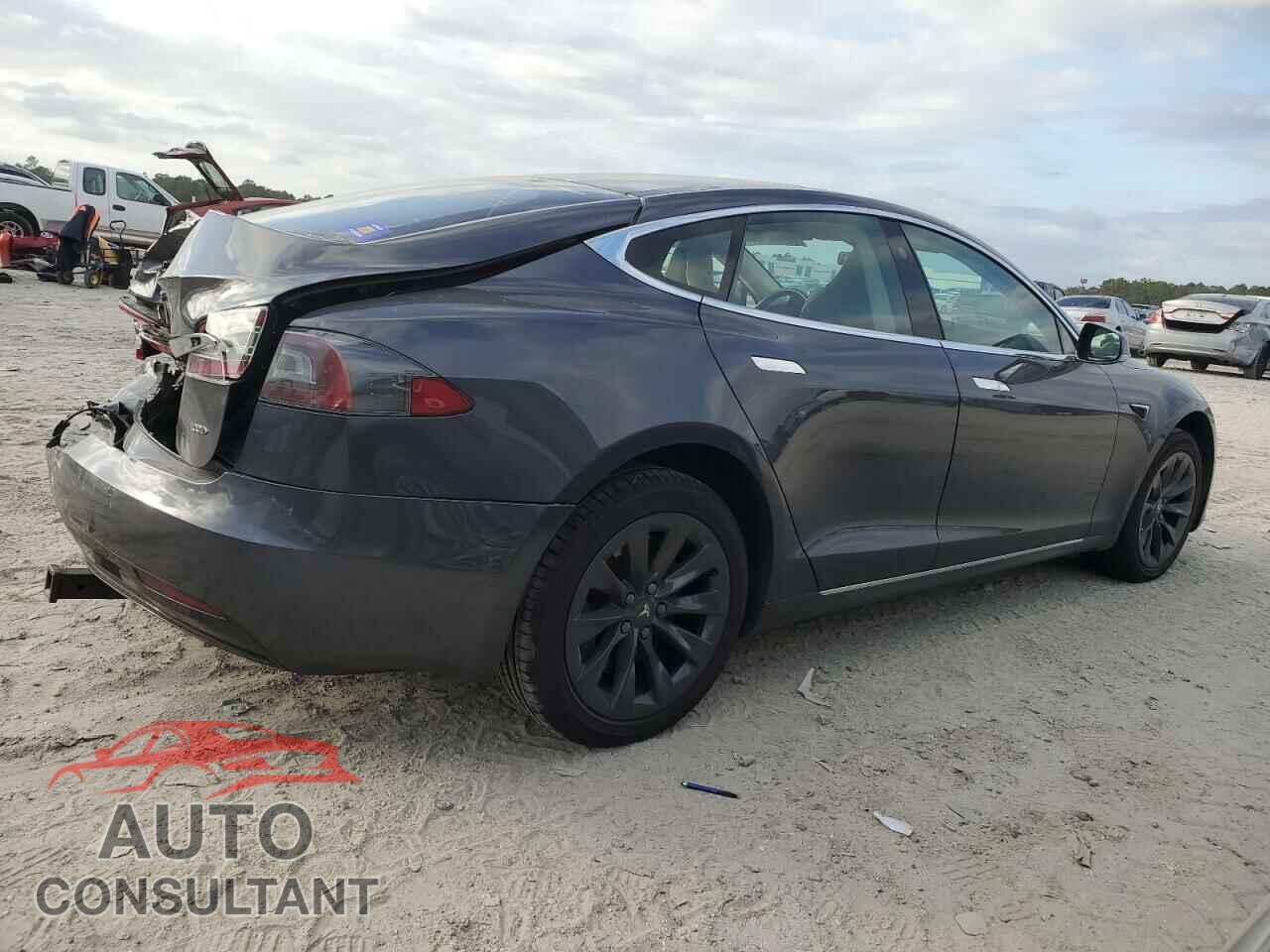 TESLA MODEL S 2018 - 5YJSA1E25JF286498