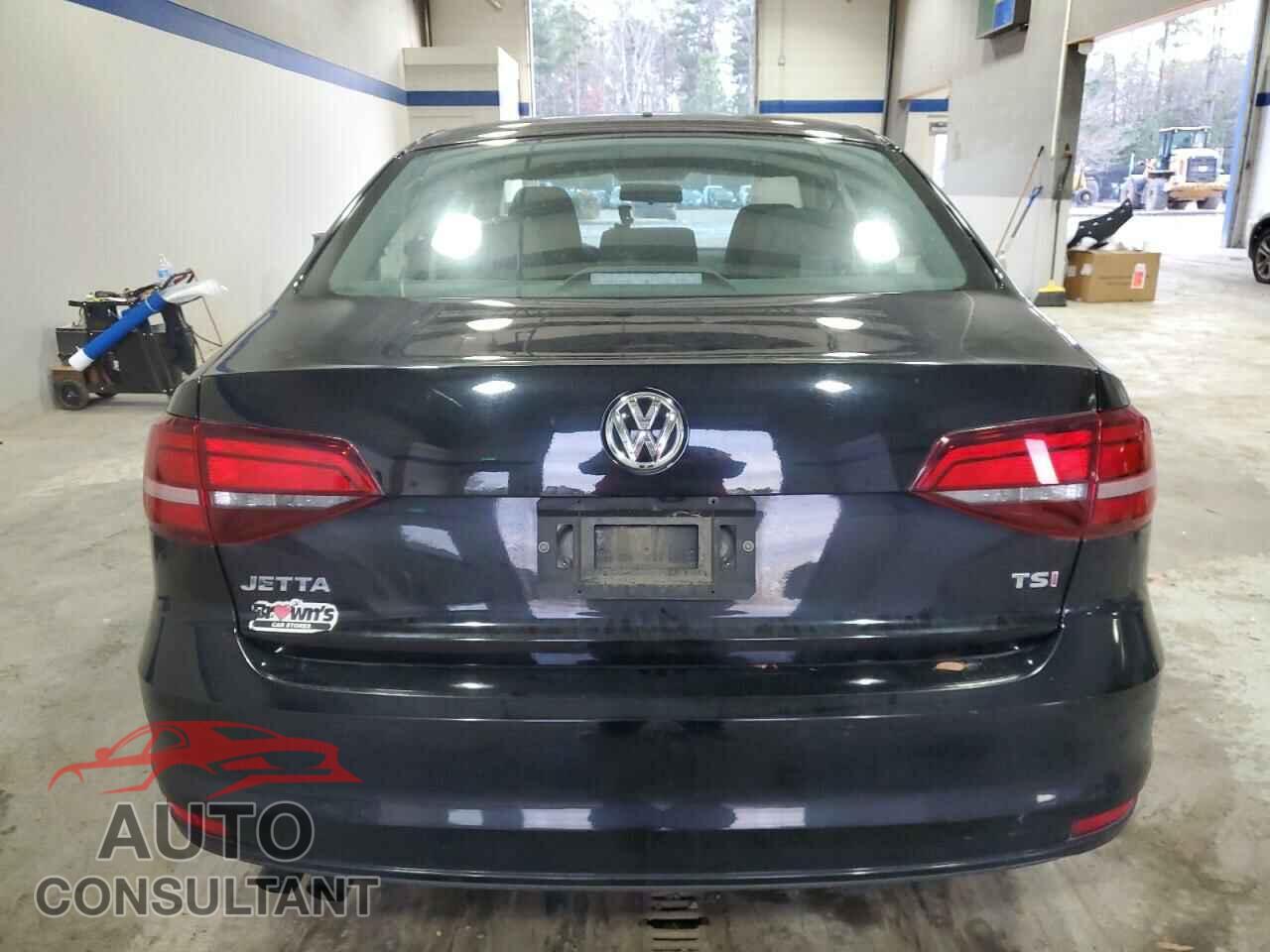 VOLKSWAGEN JETTA 2017 - 3VW2B7AJ5HM331987