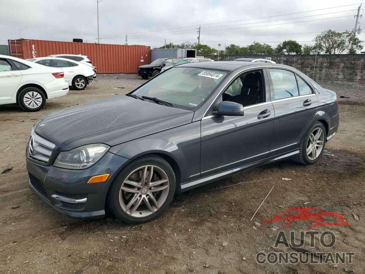 MERCEDES-BENZ C-CLASS 2013 - WDDGF8AB4DR293176