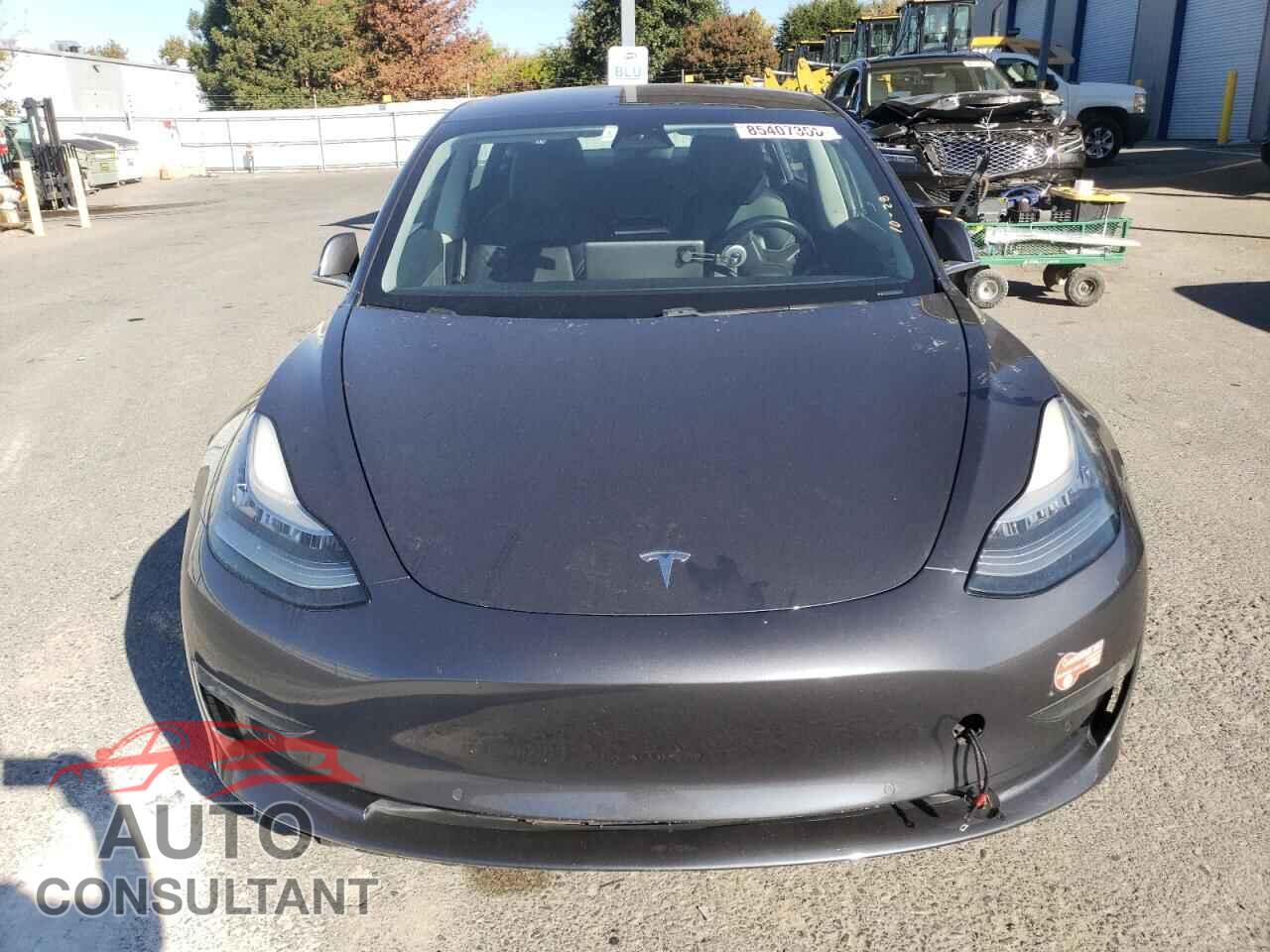 TESLA MODEL 3 2018 - 5YJ3E1EAXJF102110