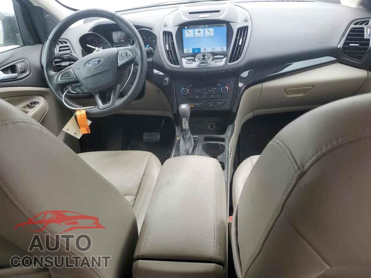 FORD ESCAPE 2017 - 1FMCU0JD2HUB35869