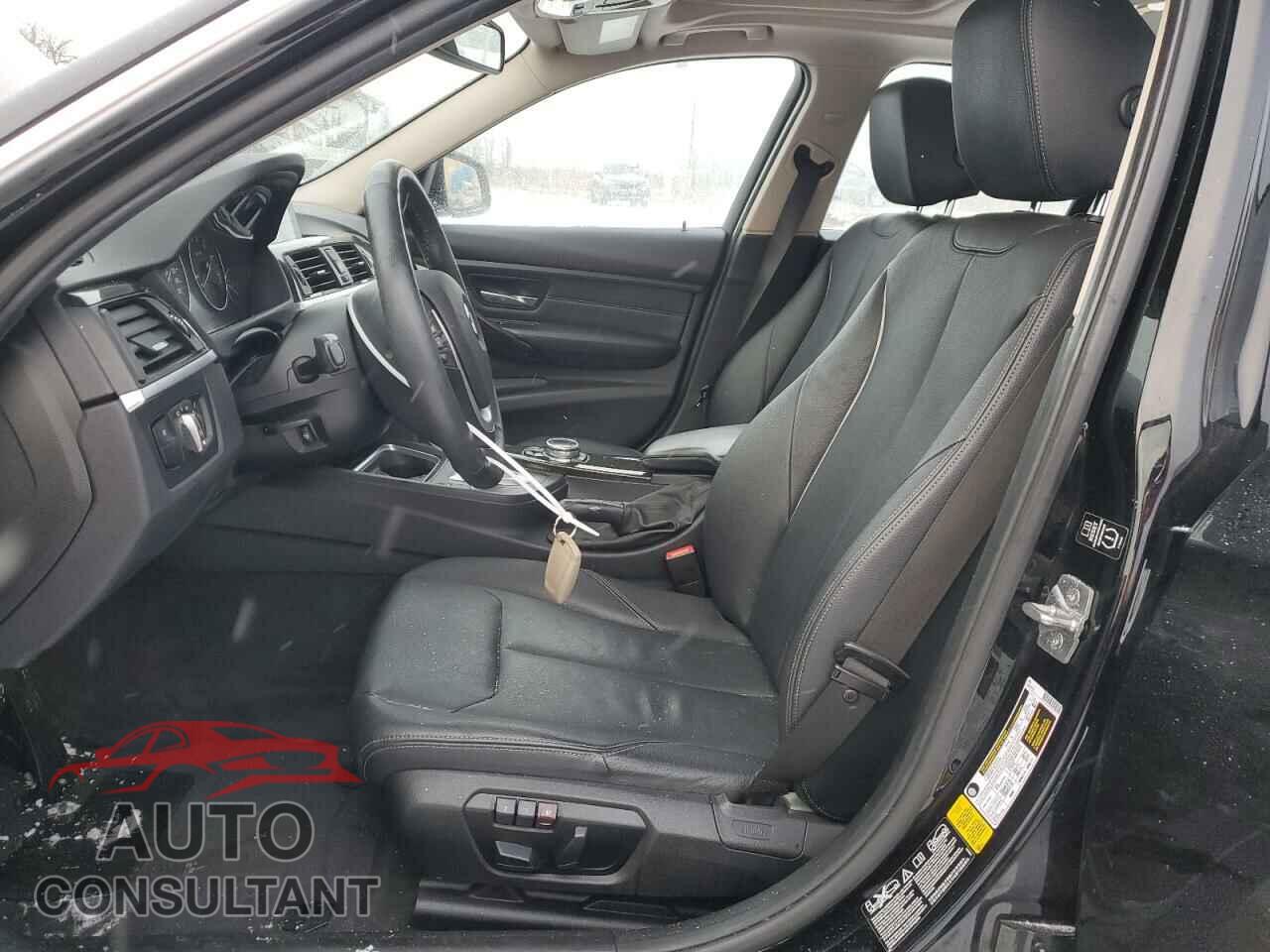 BMW 3 SERIES 2014 - WBA3C3C54EF986681