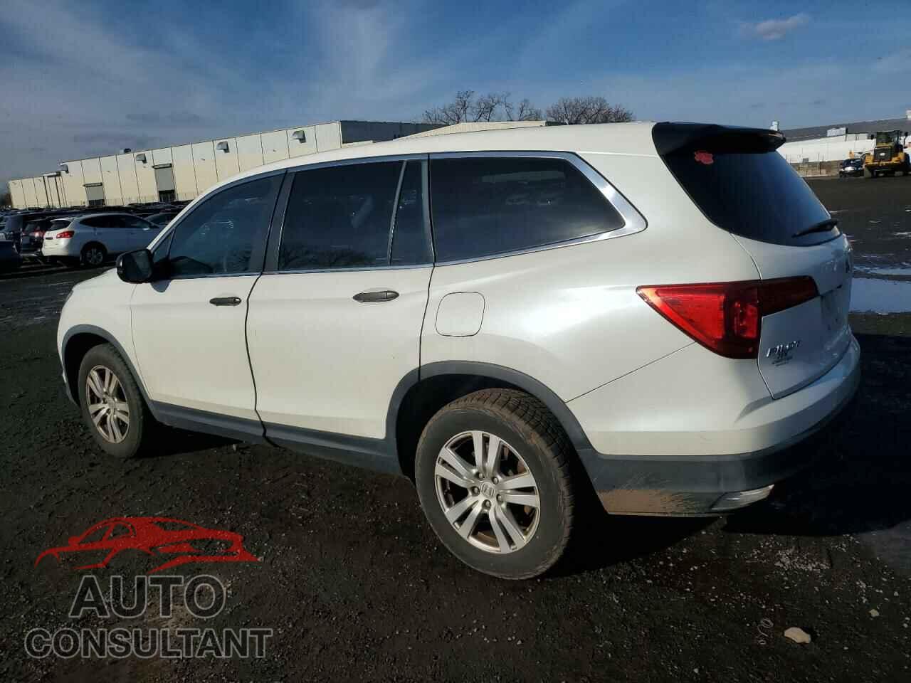 HONDA PILOT 2017 - 5FNYF6H15HB005693