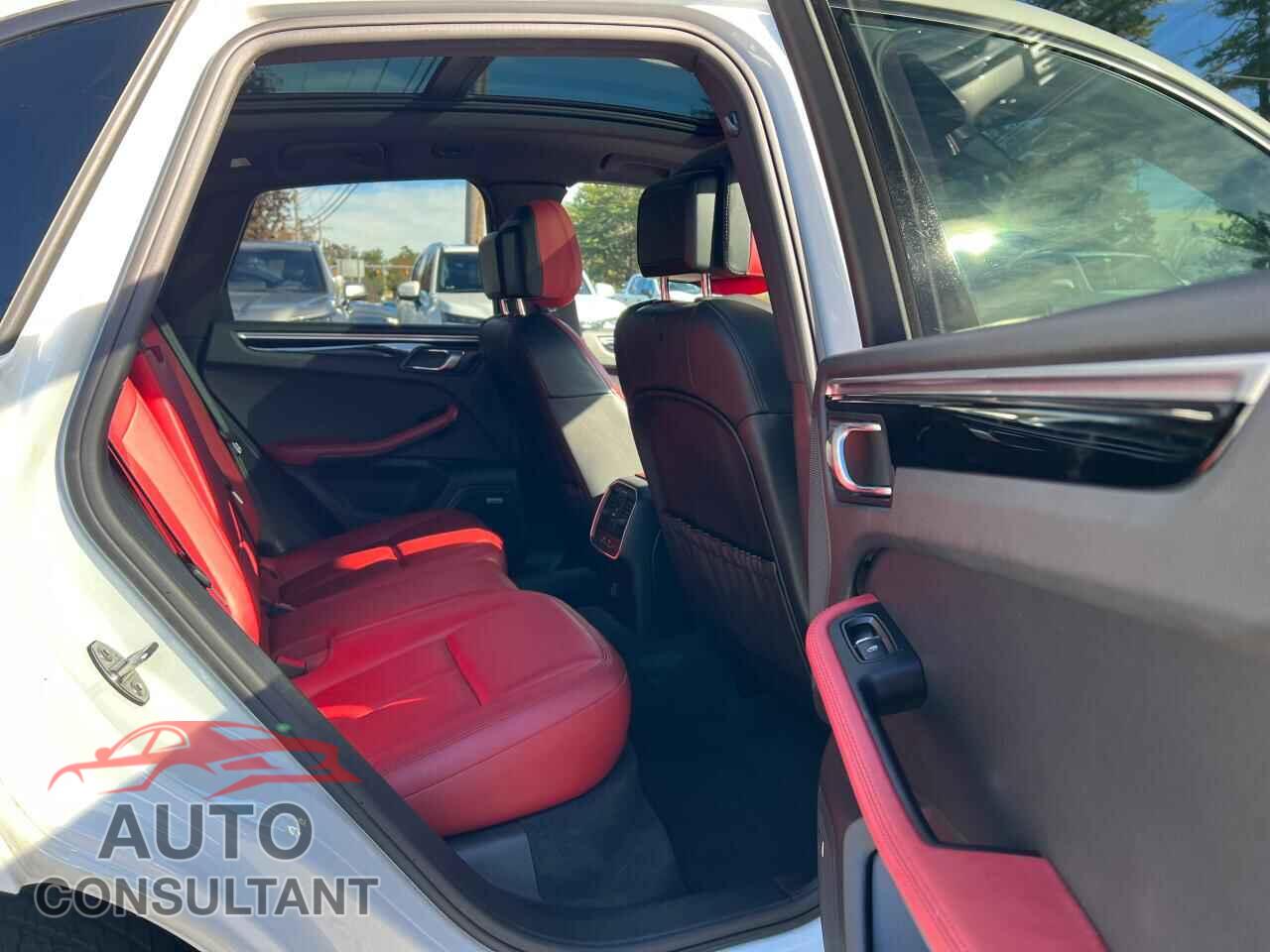 PORSCHE MACAN 2019 - WP1AA2A58KLB01309