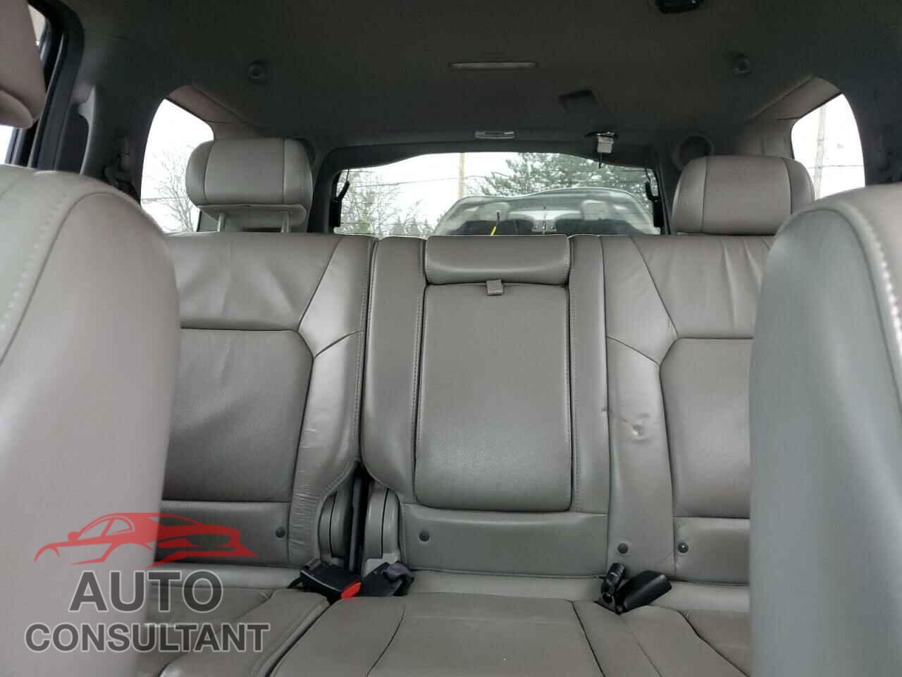 HONDA PILOT 2011 - 5FNYF4H90BB027165