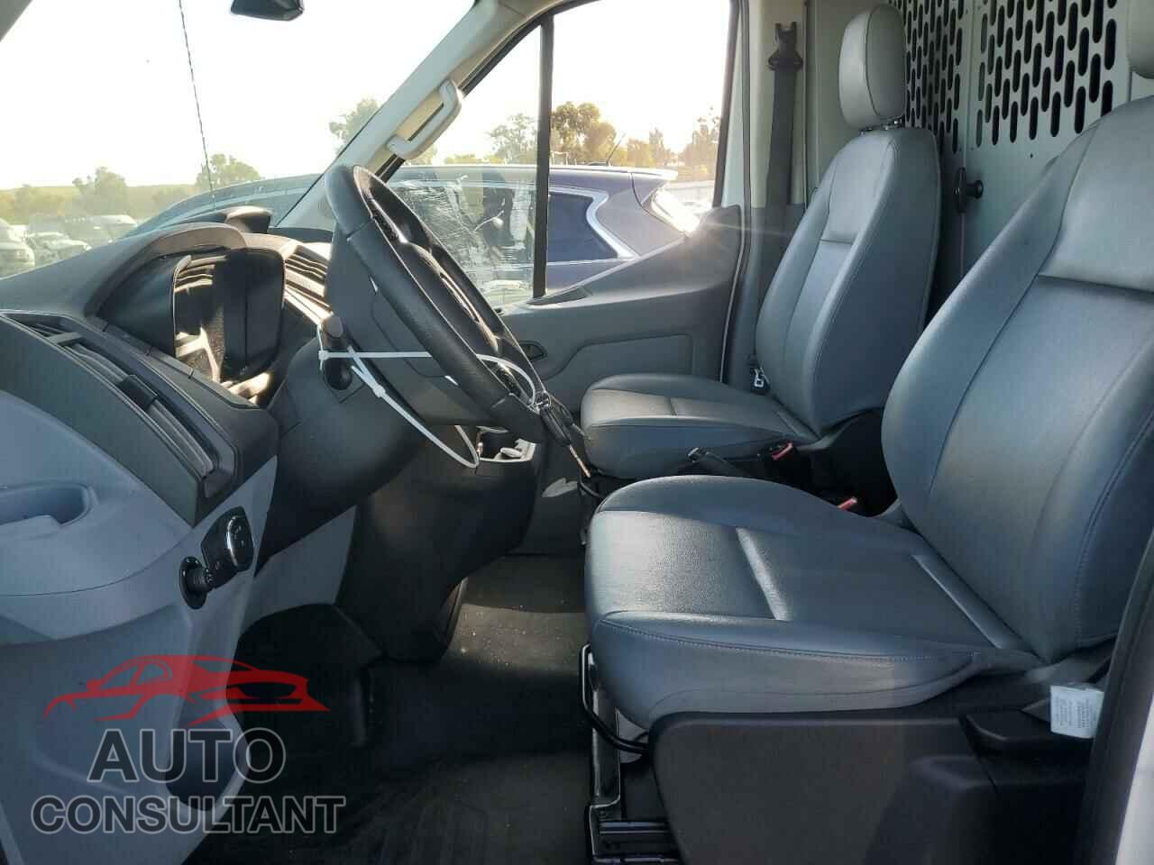 FORD TRANSIT 2019 - 1FTYR2CM4KKA00447