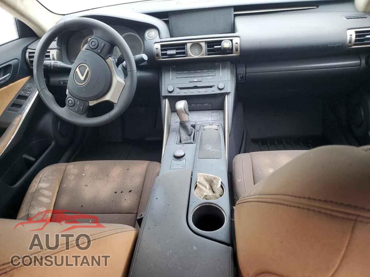 LEXUS IS 2014 - JTHBE1D26E5002596