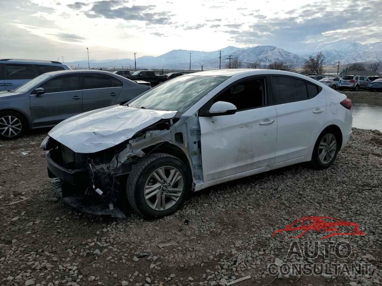 HYUNDAI ELANTRA 2019 - 5NPD84LF0KH432854