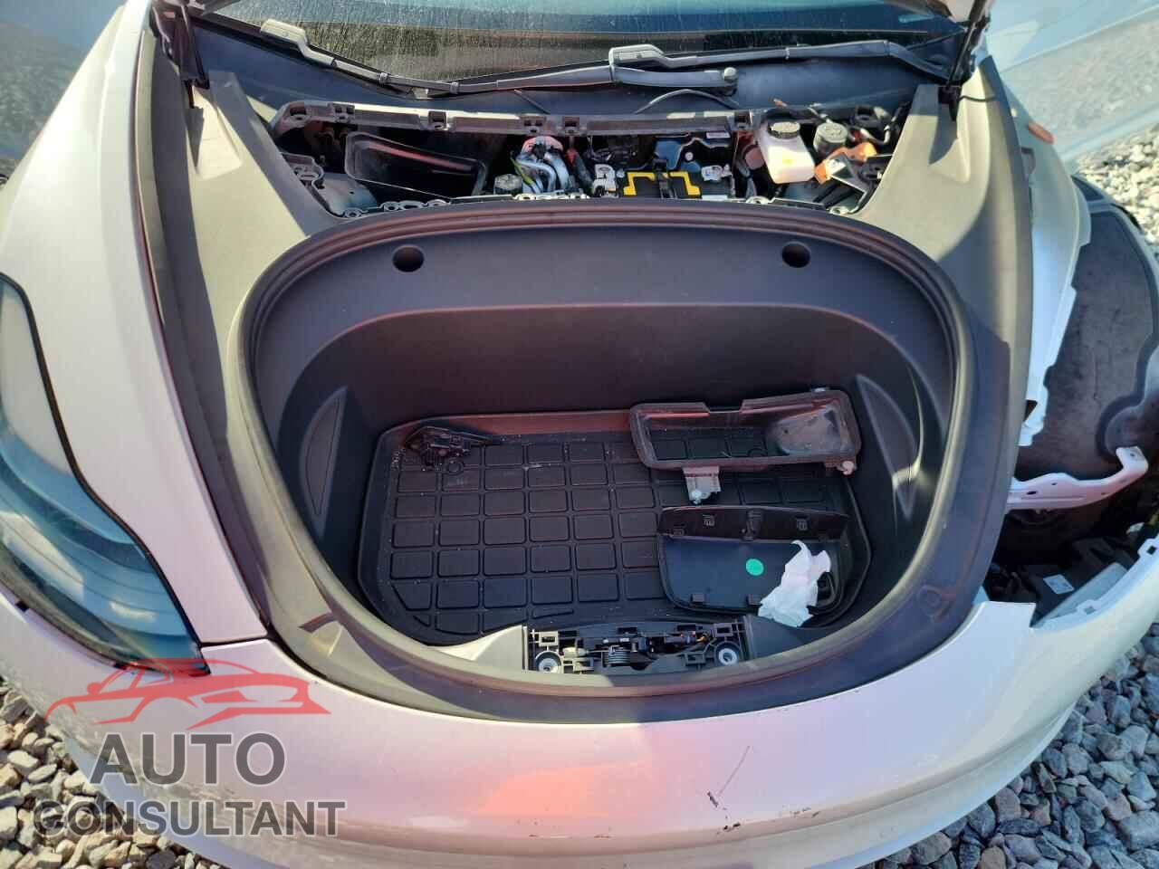 TESLA MODEL 3 2021 - 5YJ3E1EA5MF047103