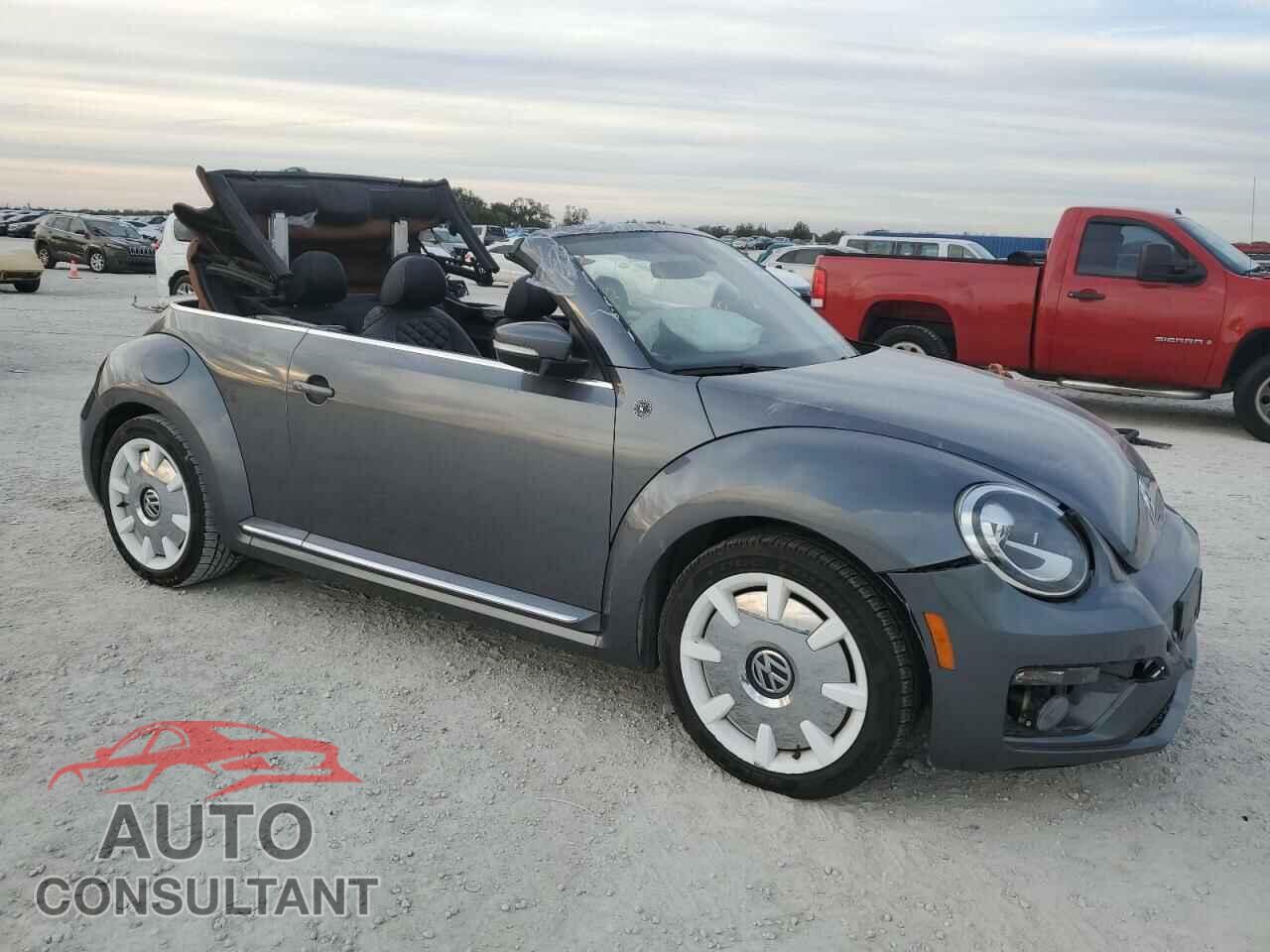 VOLKSWAGEN BEETLE 2019 - 3VW5DAAT2KM506015