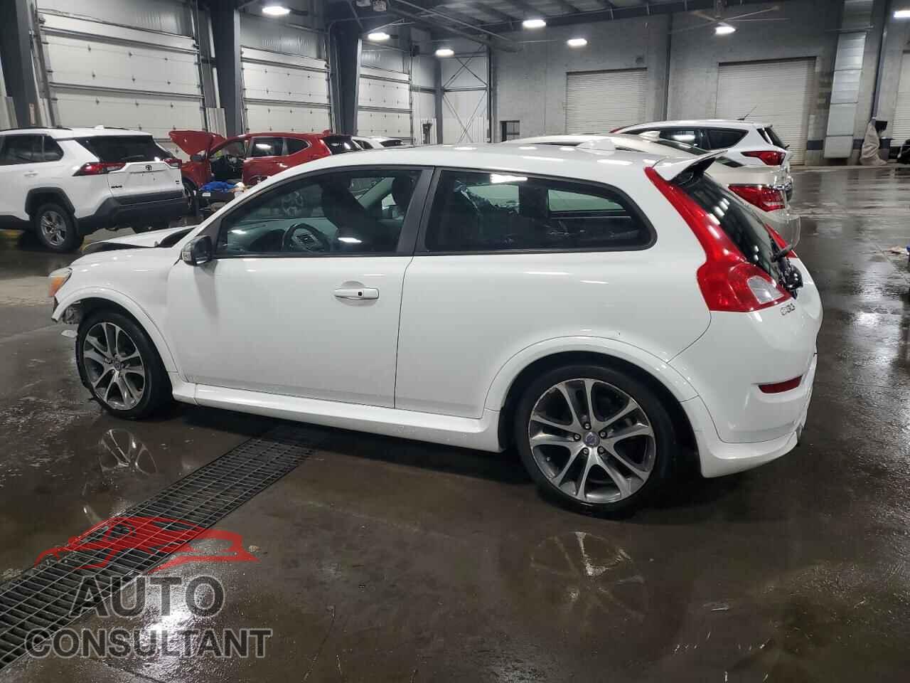 VOLVO C30 2011 - YV1672MK2B2208301