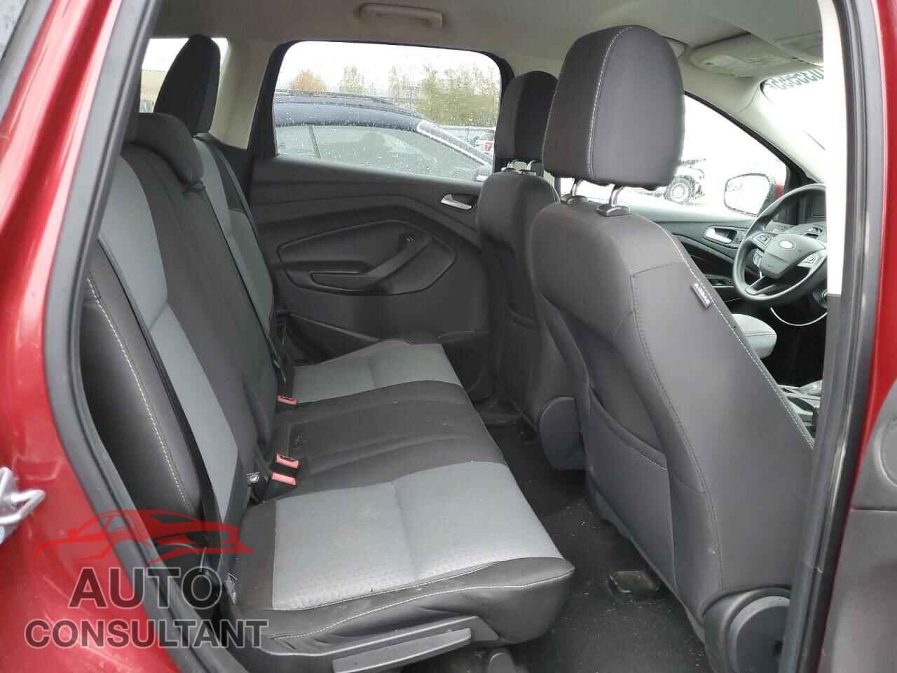 FORD ESCAPE 2017 - 1FMCU9G95HUD62318