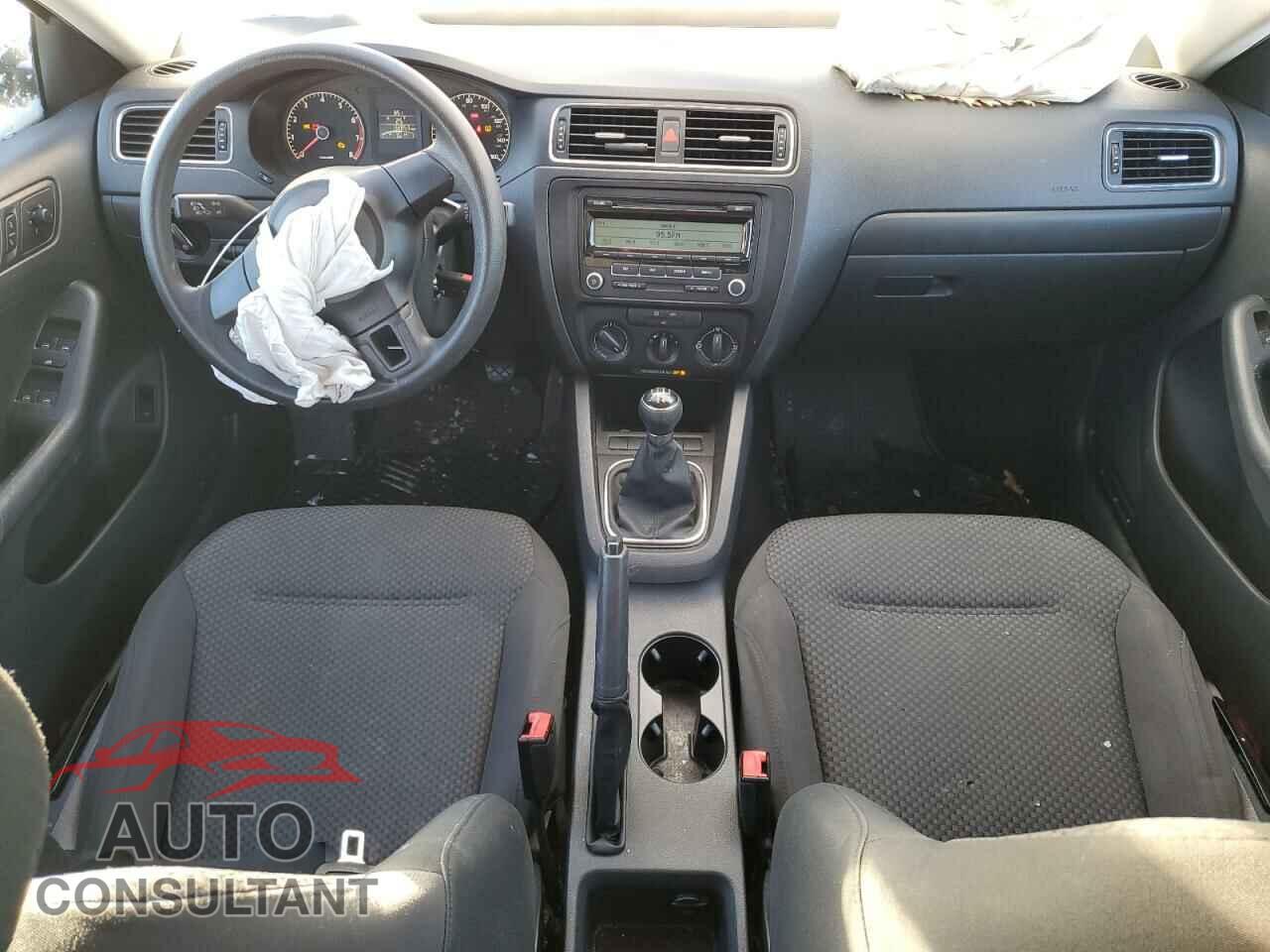 VOLKSWAGEN JETTA 2011 - 3VW1K7AJ9BM044963