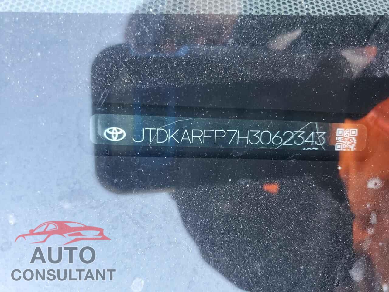 TOYOTA PRIUS 2017 - JTDKARFP7H3062343