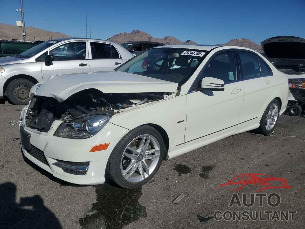 MERCEDES-BENZ C-CLASS 2012 - WDDGF4HB1CA720258