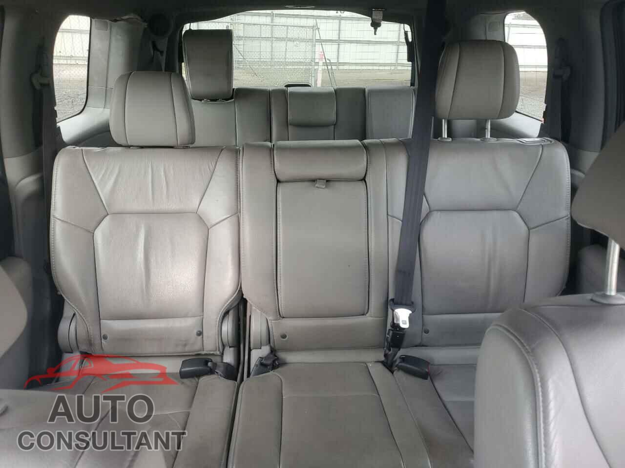HONDA PILOT 2015 - 5FNYF3H99FB020019
