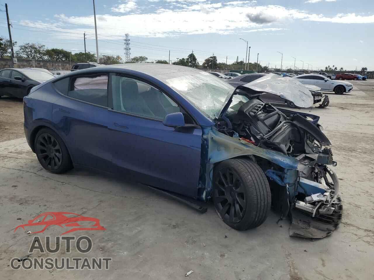 TESLA MODEL Y 2024 - 7SAYGDED2RF034816