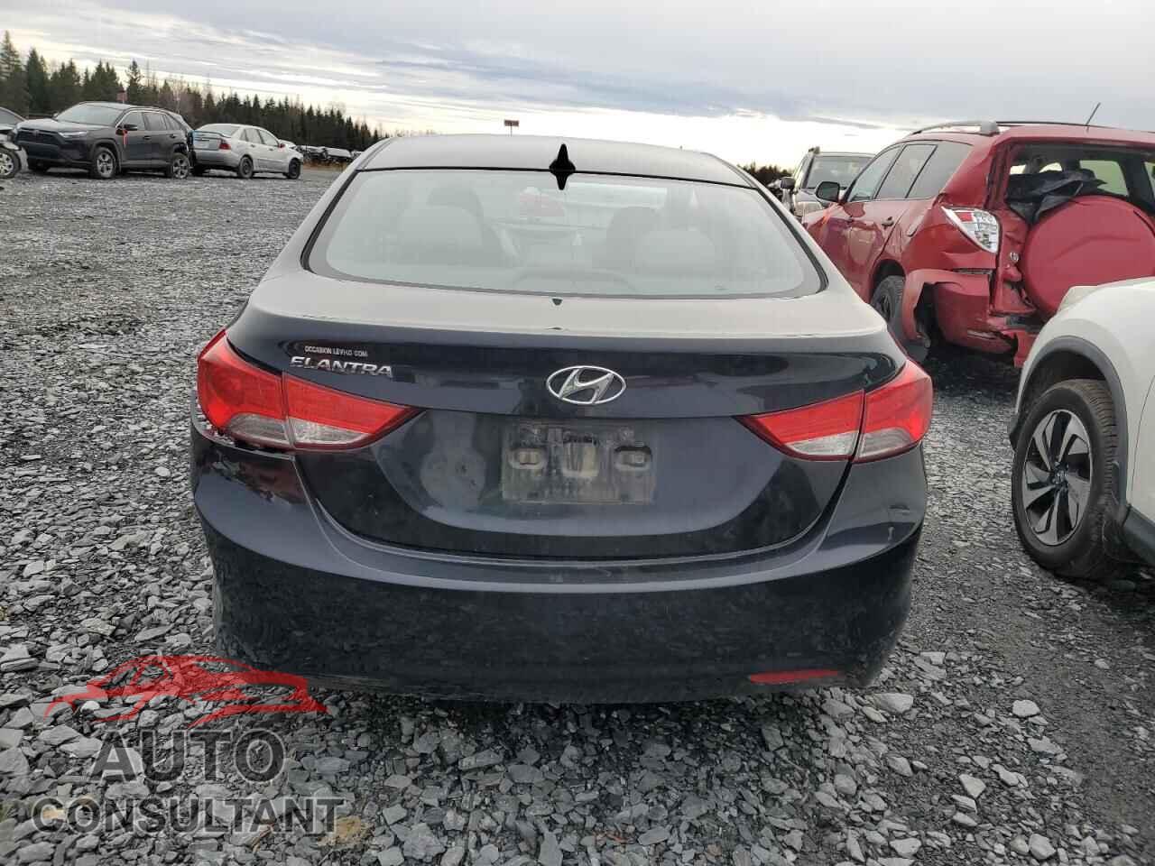 HYUNDAI ELANTRA 2013 - 5NPDH4AE4DH228071