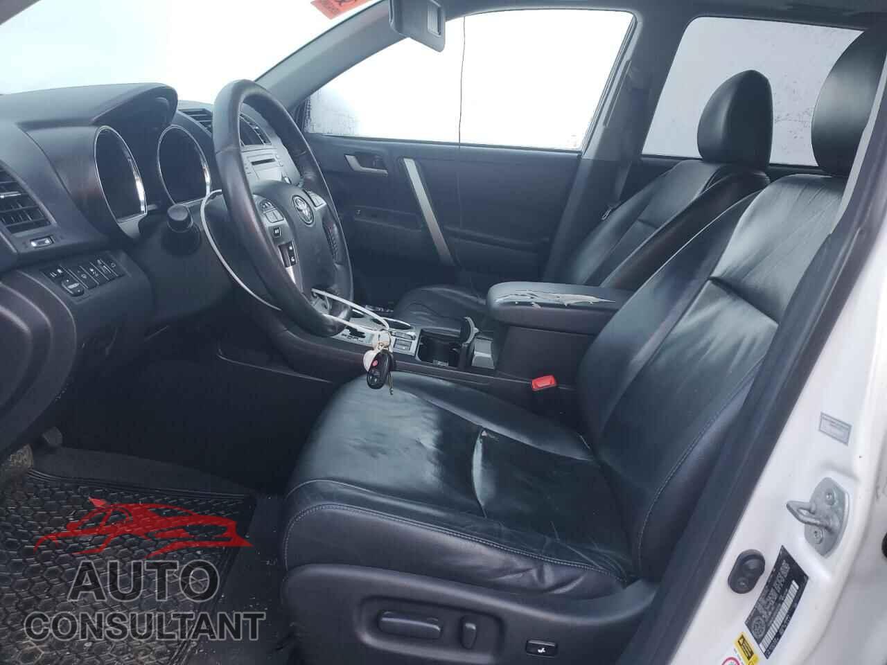 TOYOTA HIGHLANDER 2013 - 5TDBK3EH2DS252726