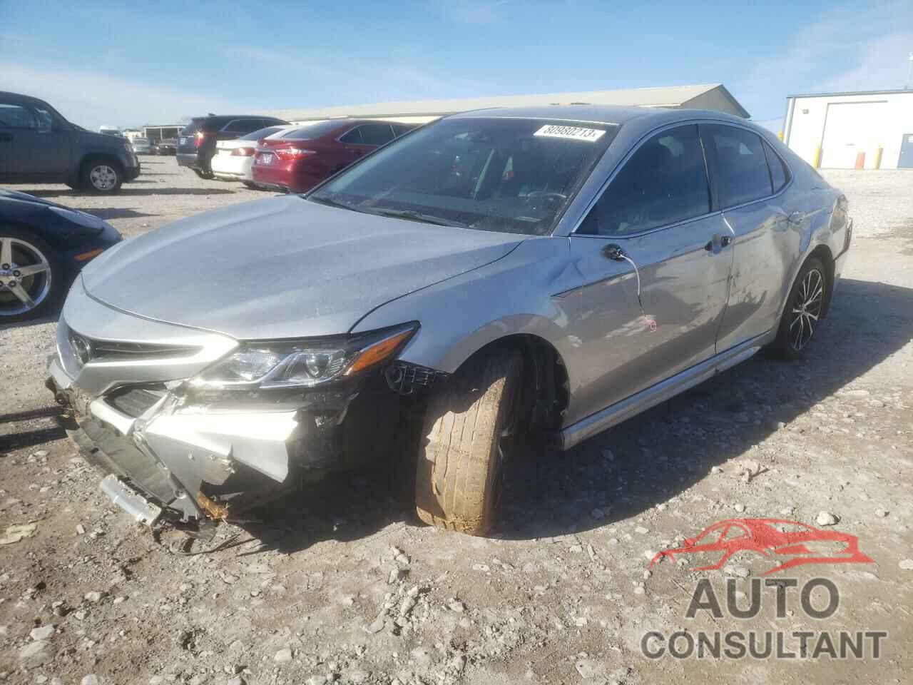 TOYOTA CAMRY 2018 - 4T1B11HK1JU576624