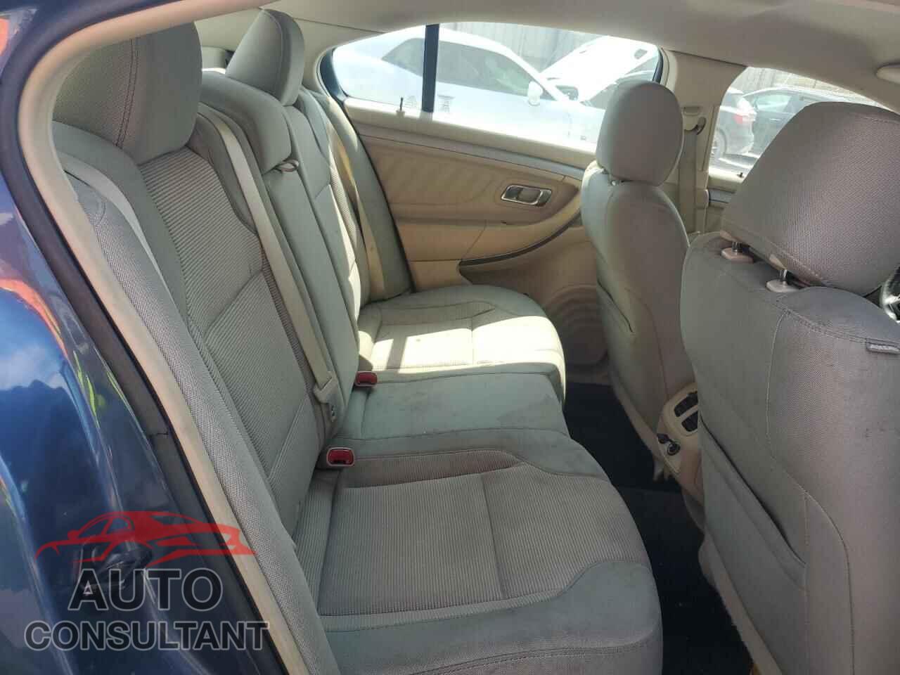 FORD TAURUS 2018 - 1FAHP2E80JG118220