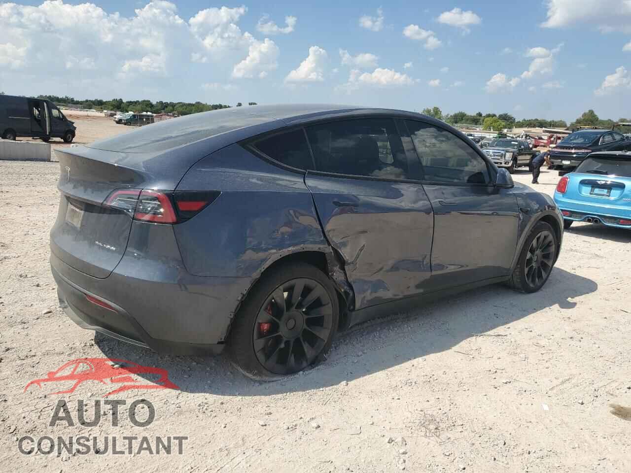 TESLA MODEL Y 2024 - 7SAYGDEE0RA215113