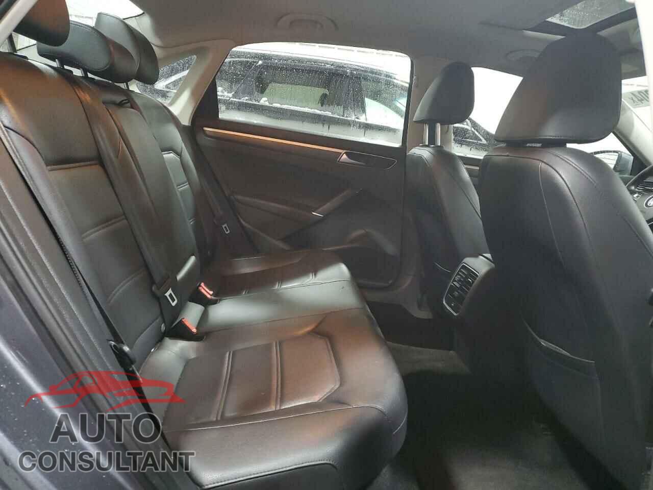 VOLKSWAGEN PASSAT 2017 - 1VWBT7A35HC001072
