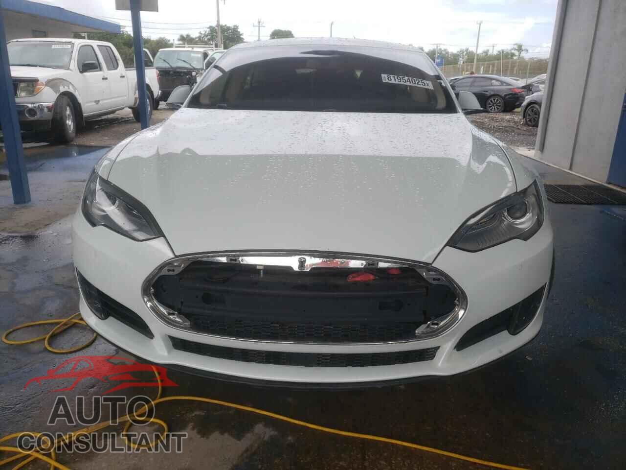 TESLA MODEL S 2015 - 5YJSA1H28FF086847