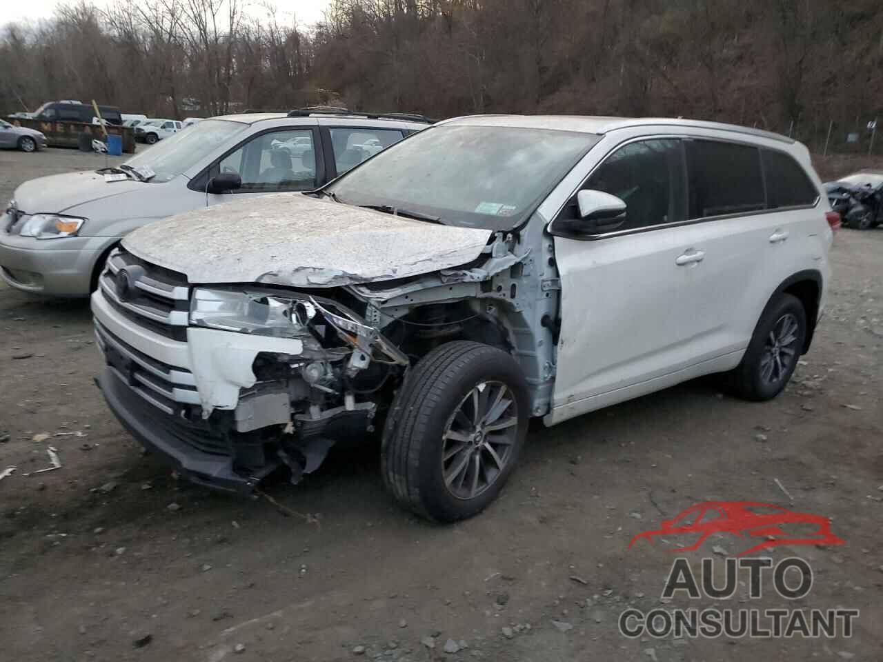 TOYOTA HIGHLANDER 2018 - 5TDJZRFH5JS543631