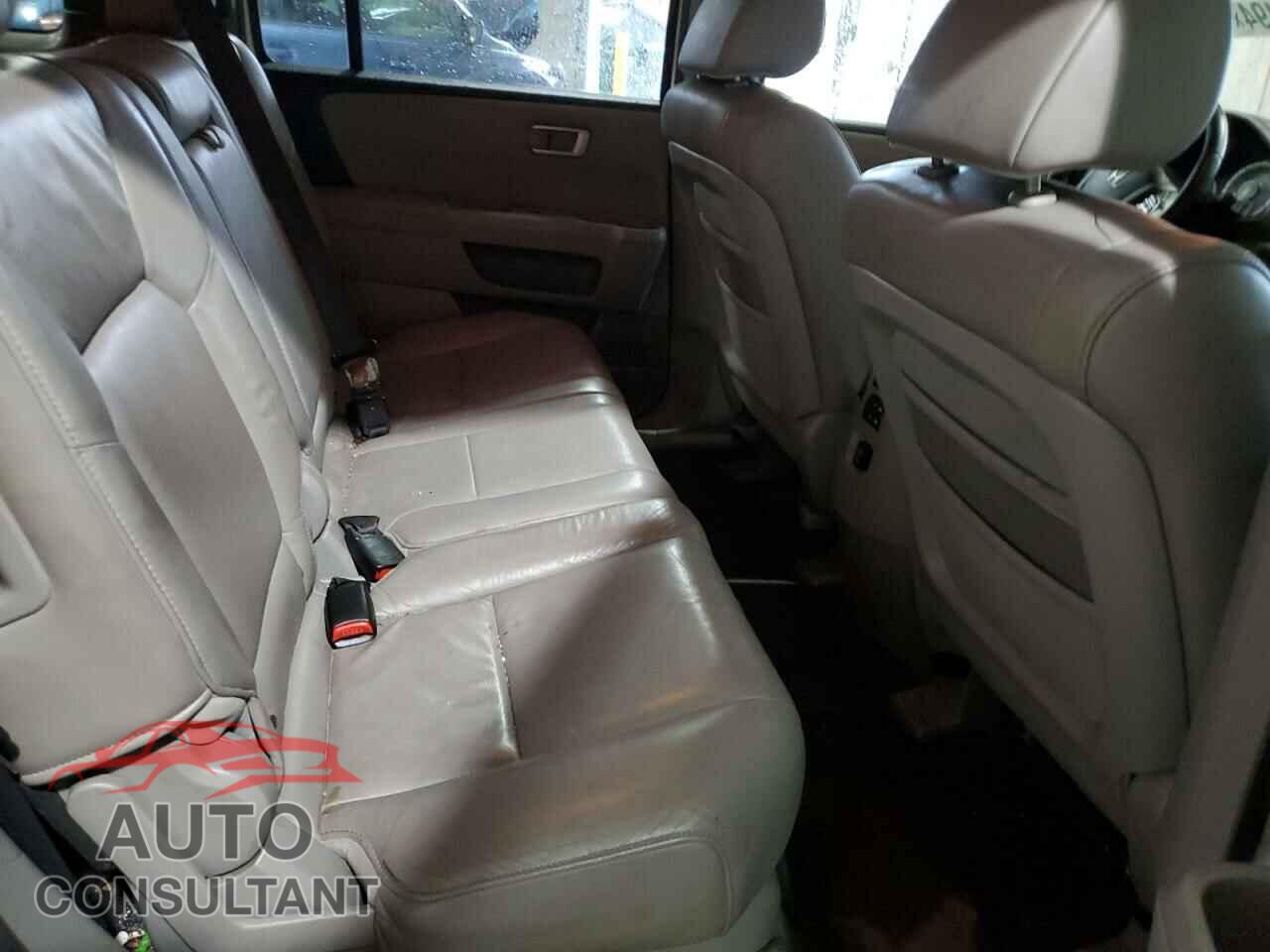 HONDA PILOT 2011 - 5FNYF3H54BB025524