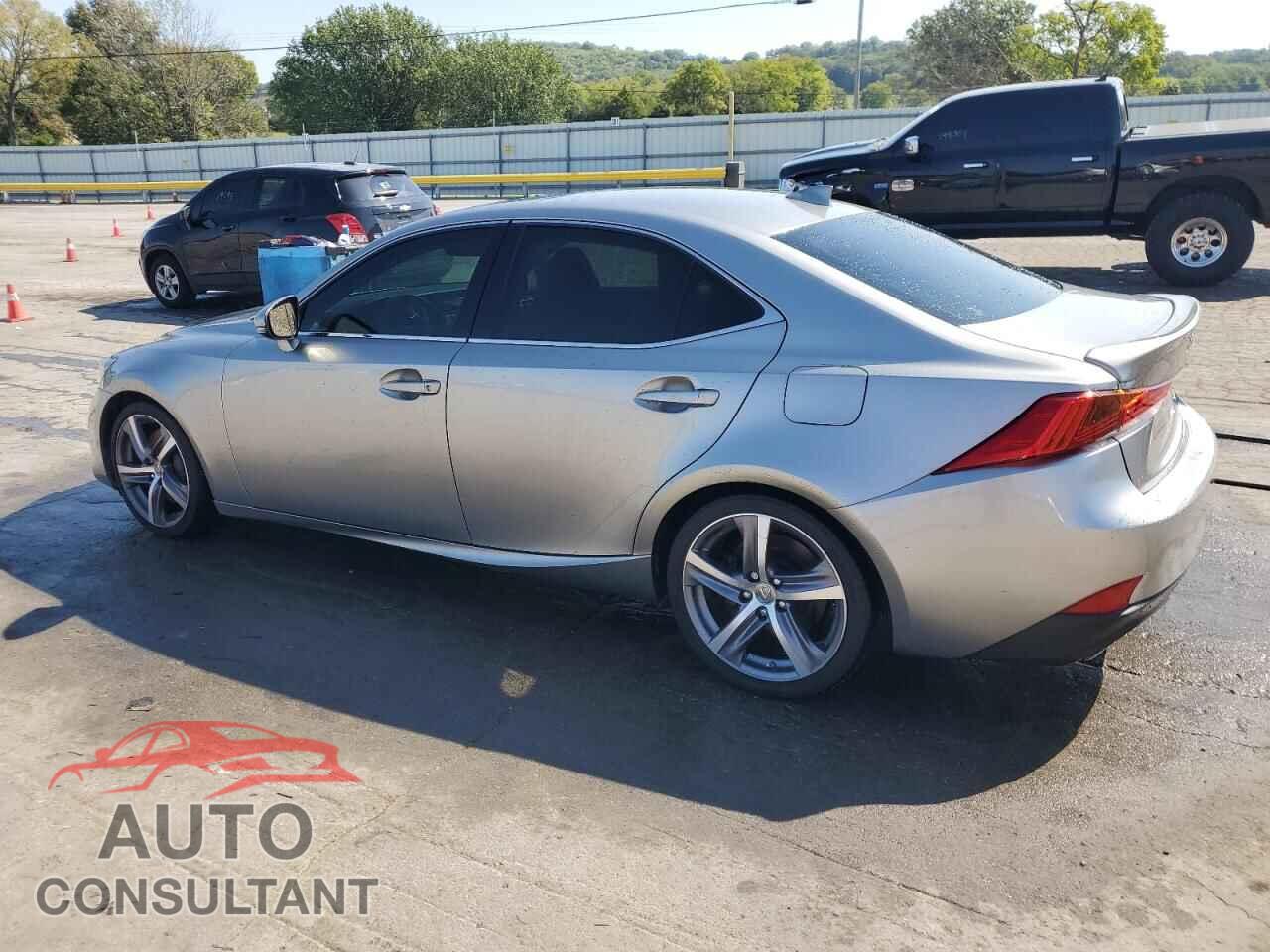 LEXUS IS 2018 - JTHC81D24J5026241