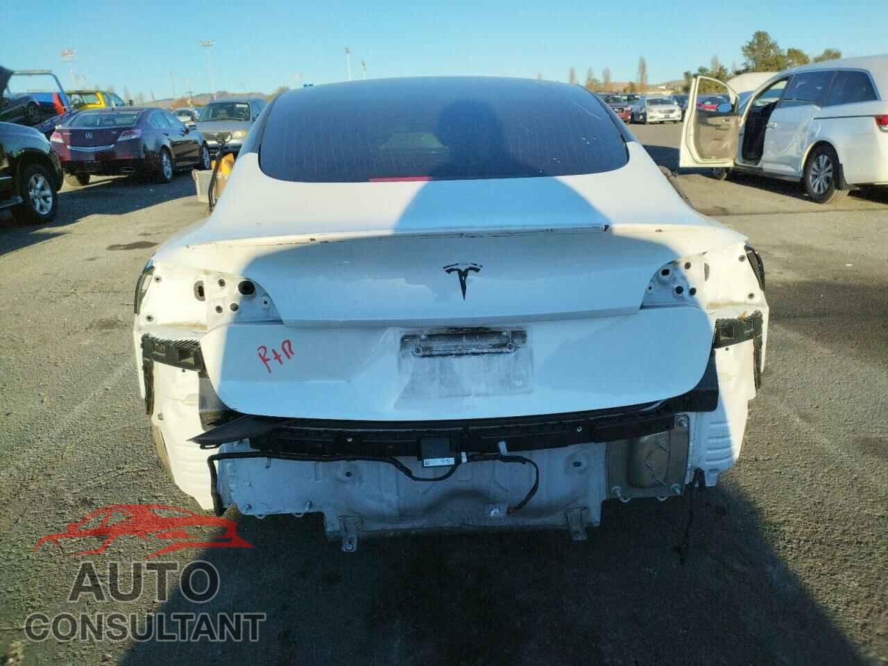 TESLA MODEL 3 2019 - 5YJ3E1EA5KF337693