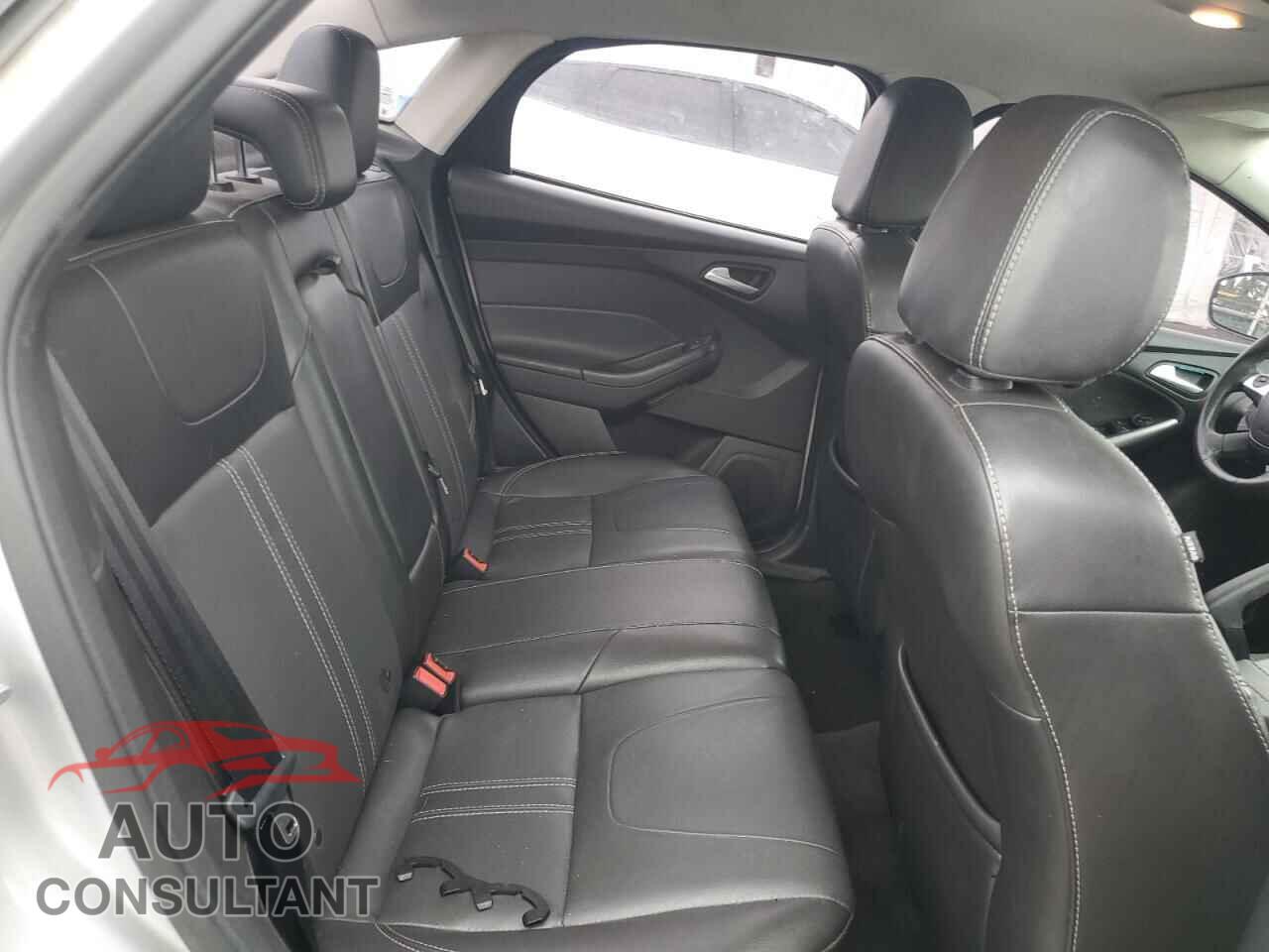FORD FOCUS 2014 - 1FADP3F24EL299818