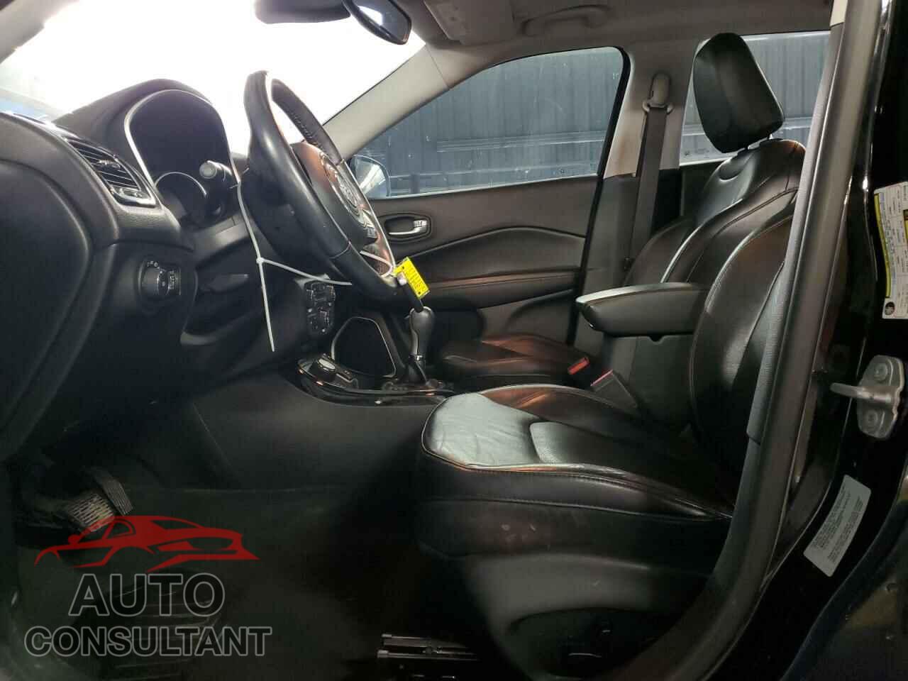 JEEP COMPASS 2018 - 3C4NJDCB1JT101236