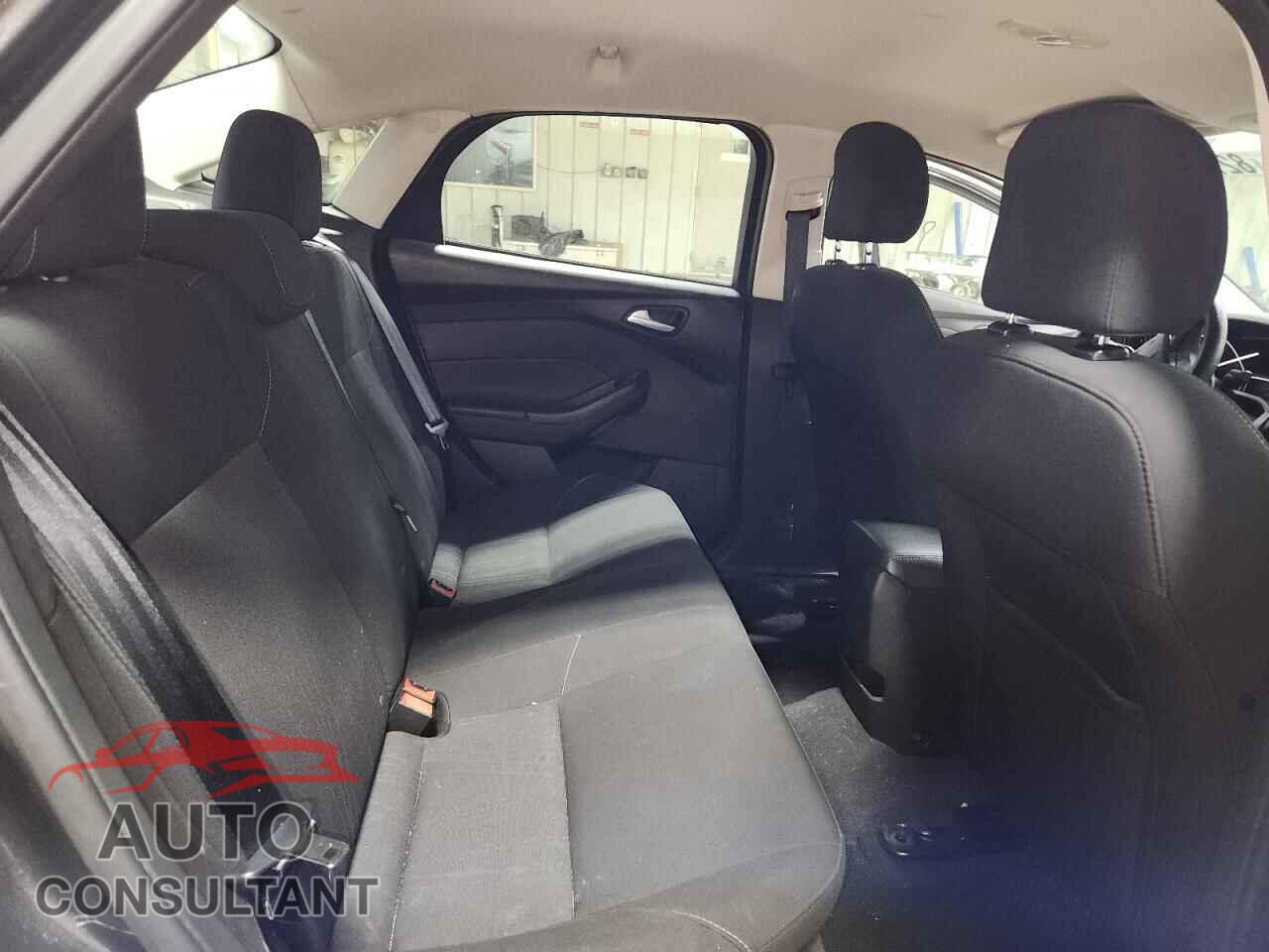 FORD FOCUS 2016 - 1FADP3F2XGL310775