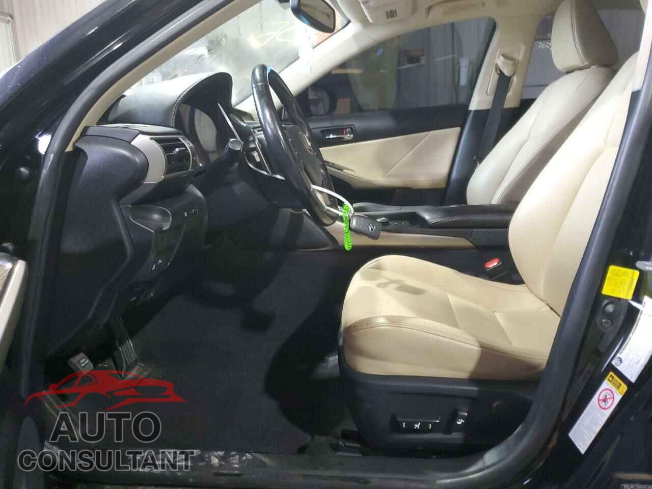 LEXUS IS 2015 - JTHBE1D23F5019809