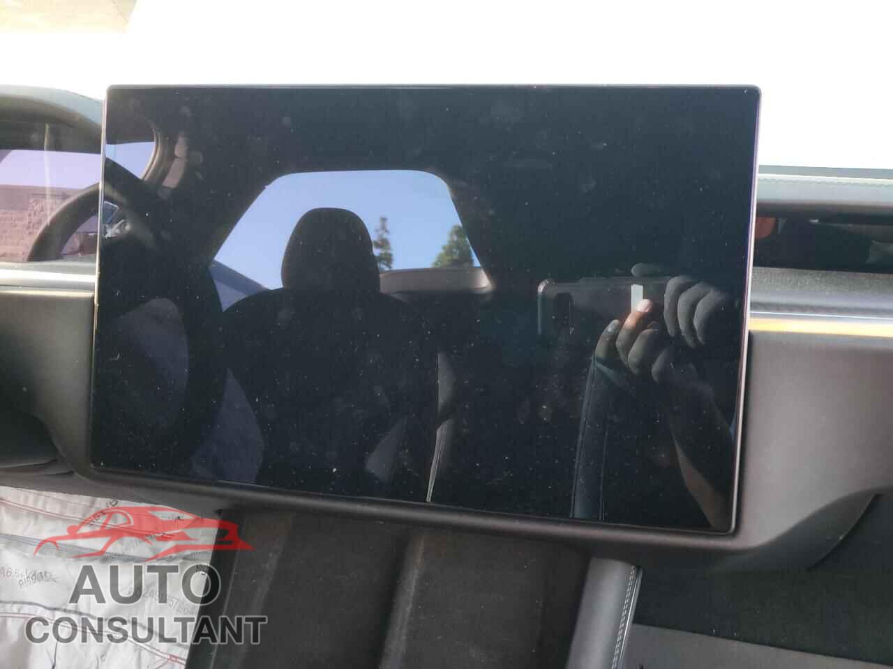 TESLA MODEL X 2023 - 7SAXCBE67PF409108