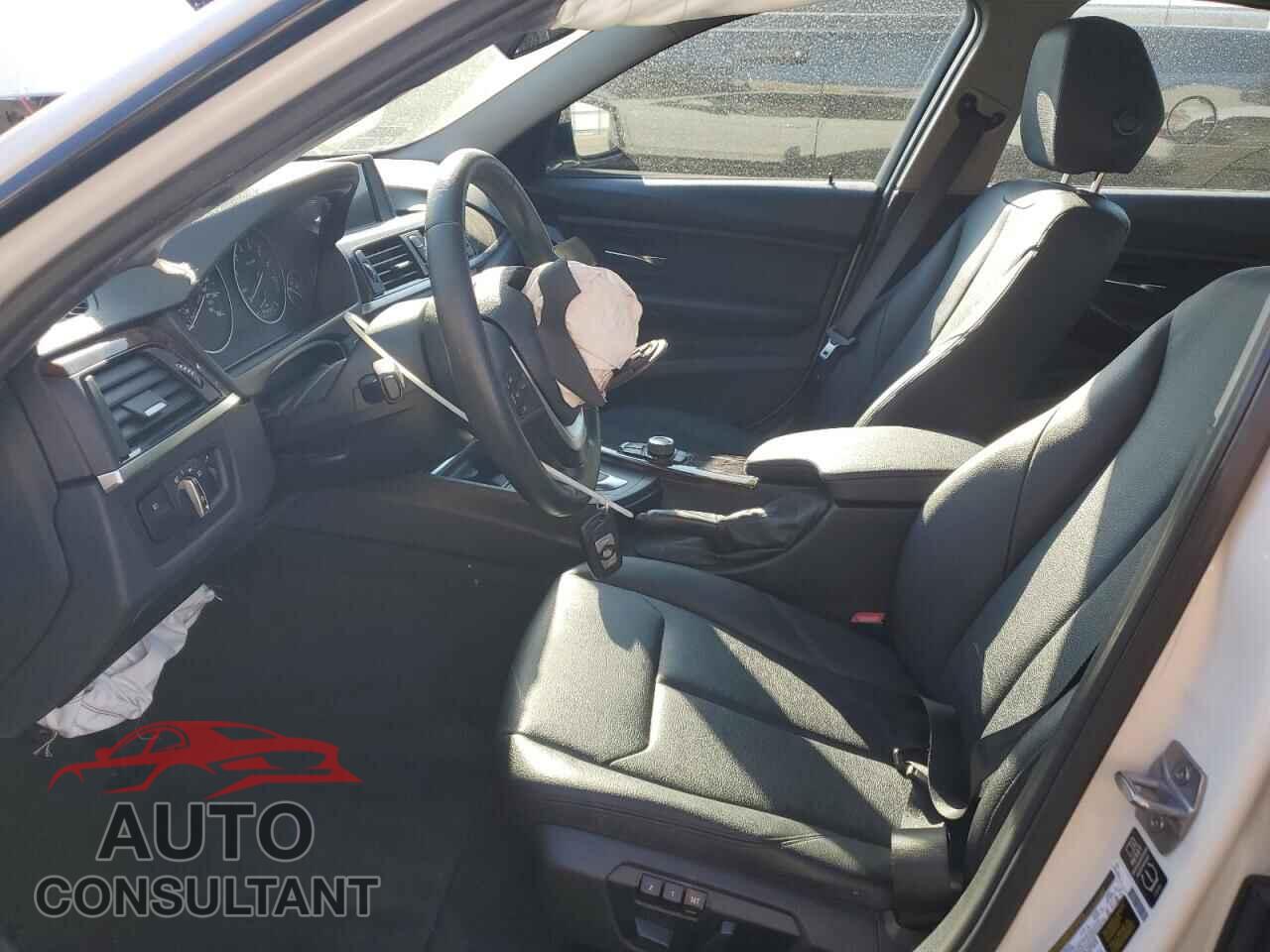 BMW 3 SERIES 2015 - WBA3C1C59FP851356