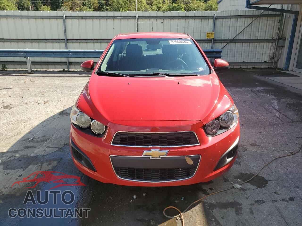 CHEVROLET SONIC 2012 - 1G1JC5SH5C4158366
