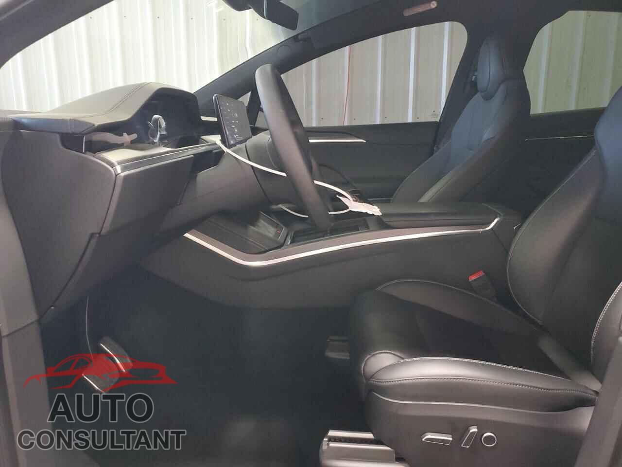 TESLA MODEL X 2024 - 7SAXCBE61RF439059
