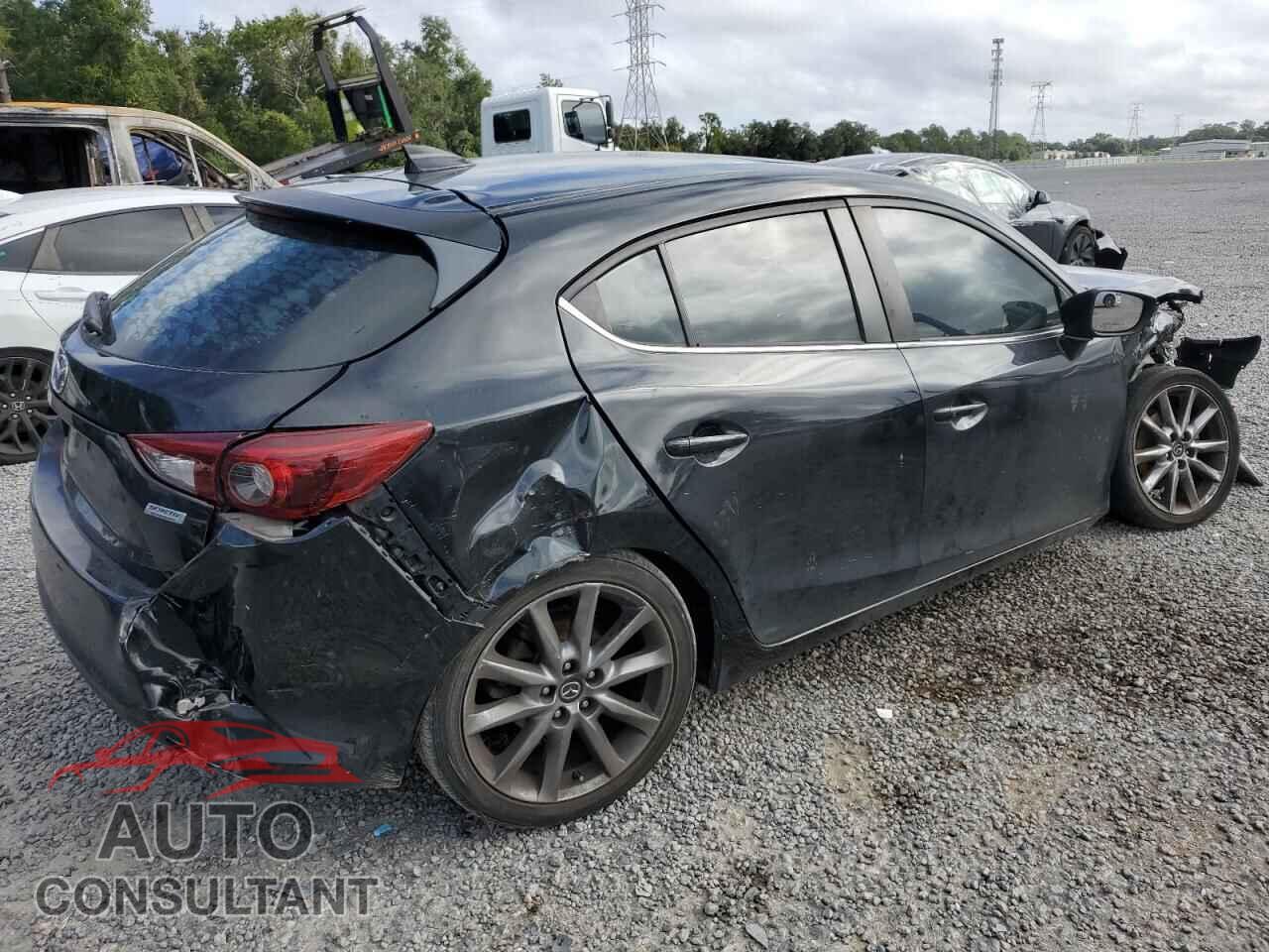 MAZDA 3 2018 - 3MZBN1M39JM217983