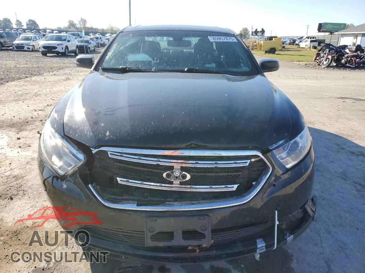 FORD TAURUS 2018 - 1FAHP2E87JG136178