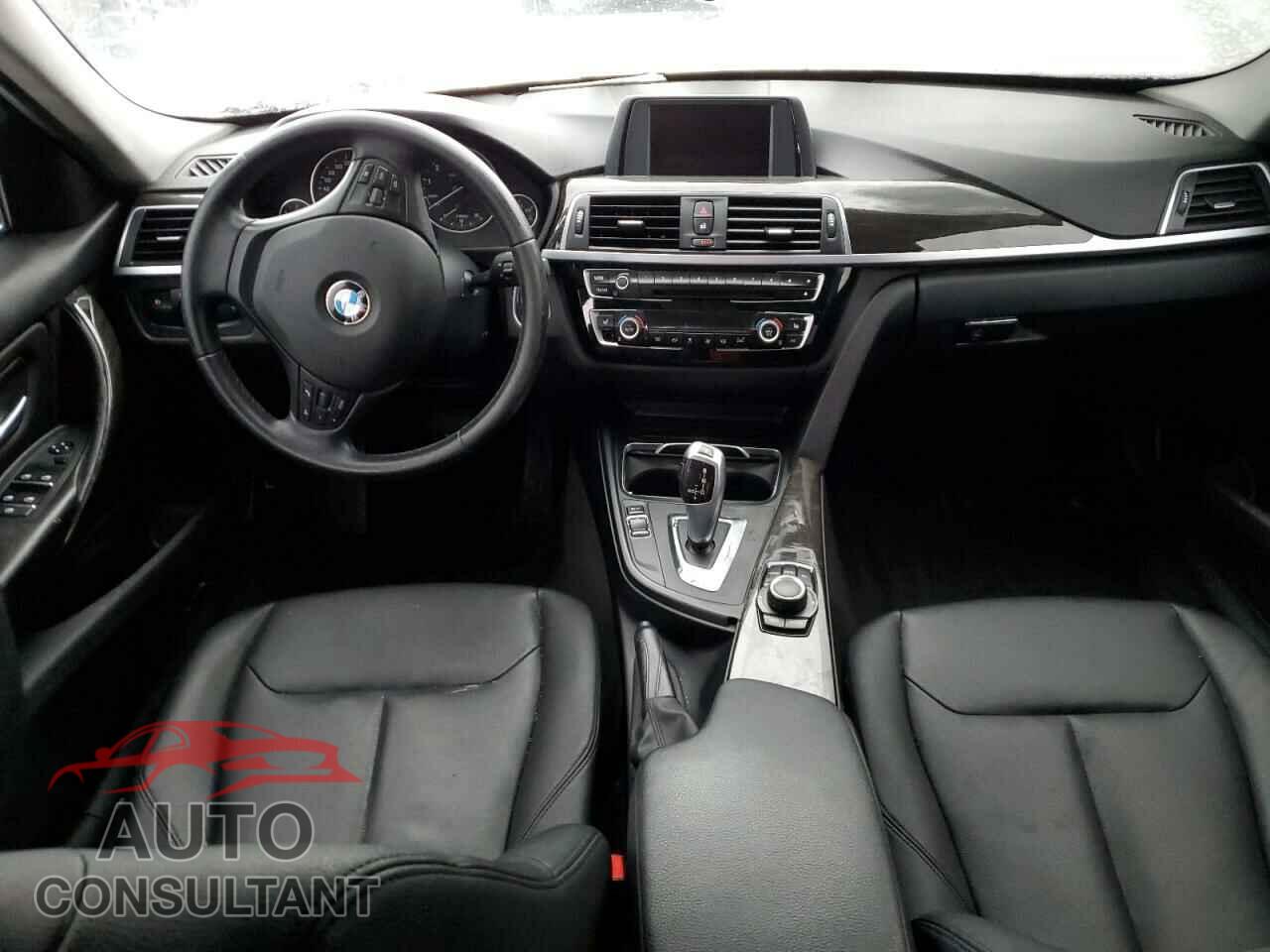 BMW 3 SERIES 2016 - WBA8E5G55GNU20558