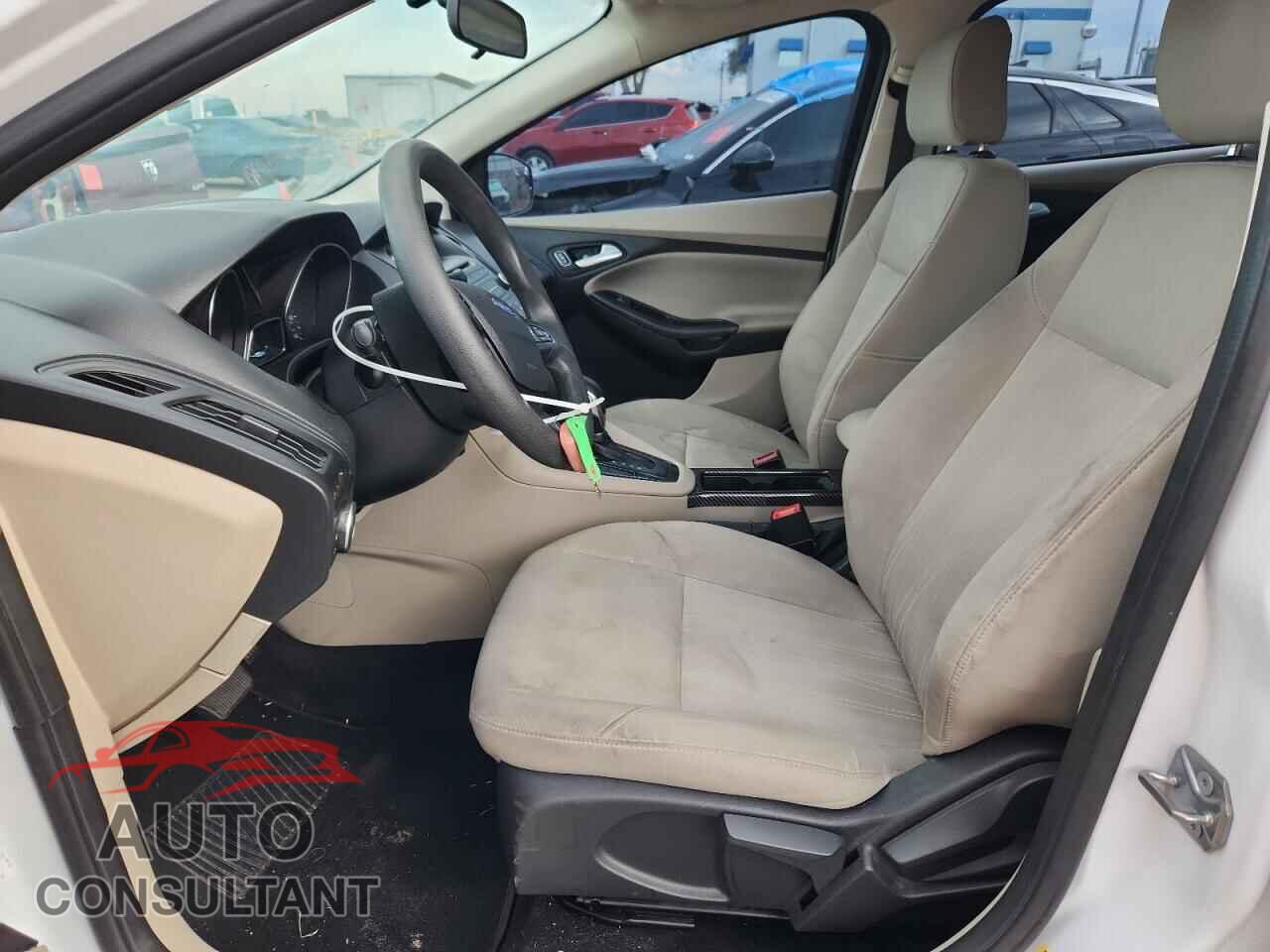 FORD FOCUS 2017 - 1FADP3FE3HL329213
