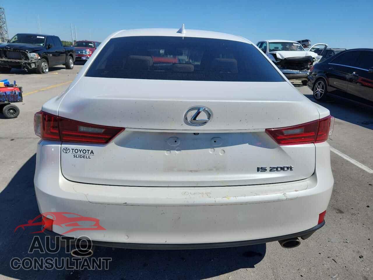 LEXUS IS 2016 - JTHBA1D22G5009642